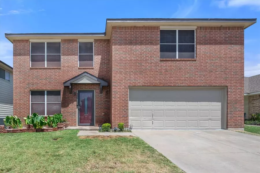 356 Blairwood Drive, Fort Worth, TX 76134