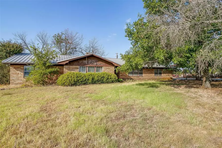 1908 E Bankhead Drive, Weatherford, TX 76086