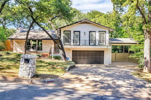 2705 Black Oak Lane, Arlington, TX 76012