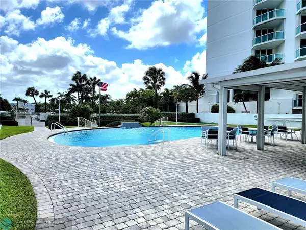 Lauderdale By The Sea, FL 33062,1431 S Ocean Blvd #2