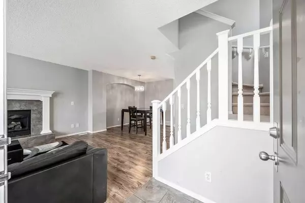 Calgary, AB T3M 0B5,198 Cranberry Close SE