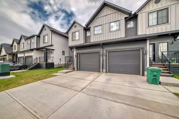 Airdrie, AB T4B 5H7,660 South Point Heath Southwest