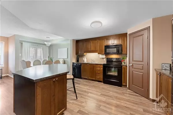 Kanata, ON K2M 0E4,673 PEPPERVILLE CRES