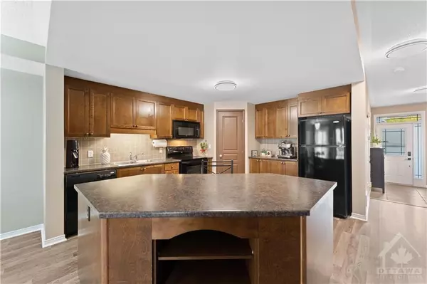 Kanata, ON K2M 0E4,673 PEPPERVILLE CRES