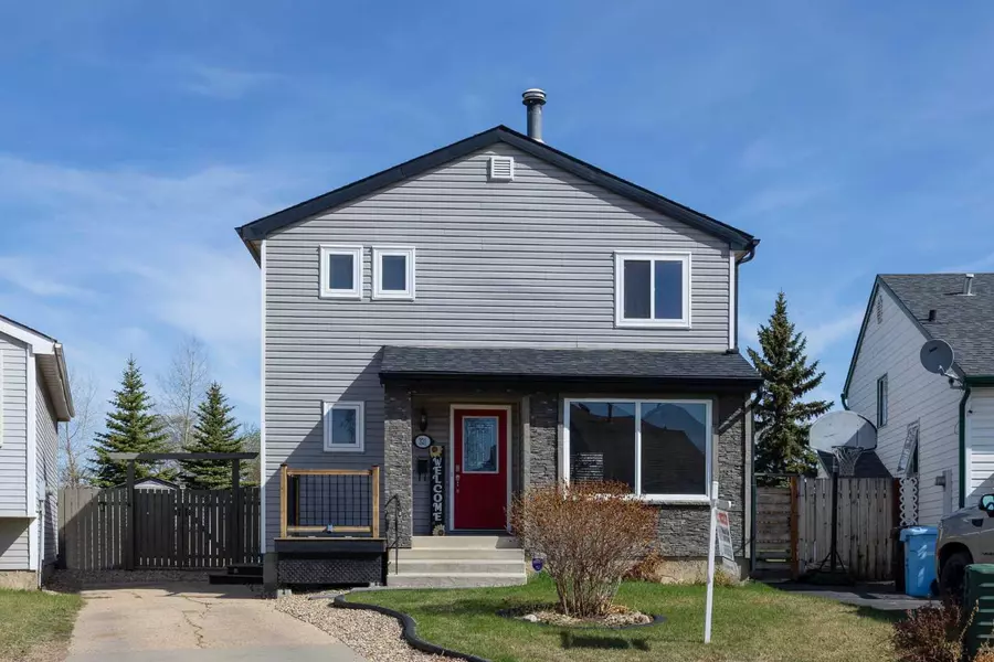 321 BIRD CRES NE, Fort Mcmurray, AB T9H4T4