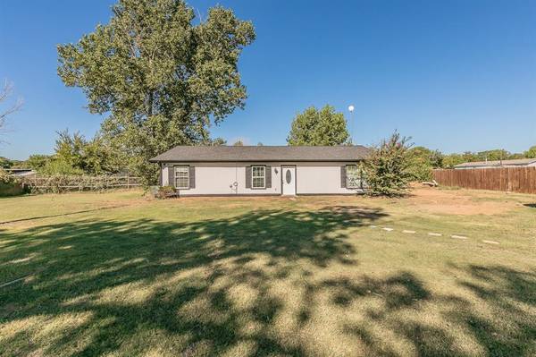 117 Suncrest Drive, Springtown, TX 76082