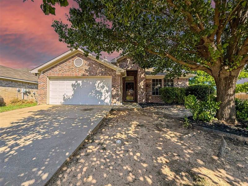 4201 Beryl Lane, Granbury, TX 76049