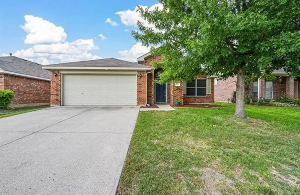 4045 Rochester Drive, Fort Worth, TX 76244