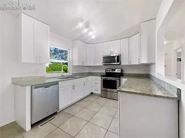 Colorado Springs, CO 80907,1701 Acacia DR