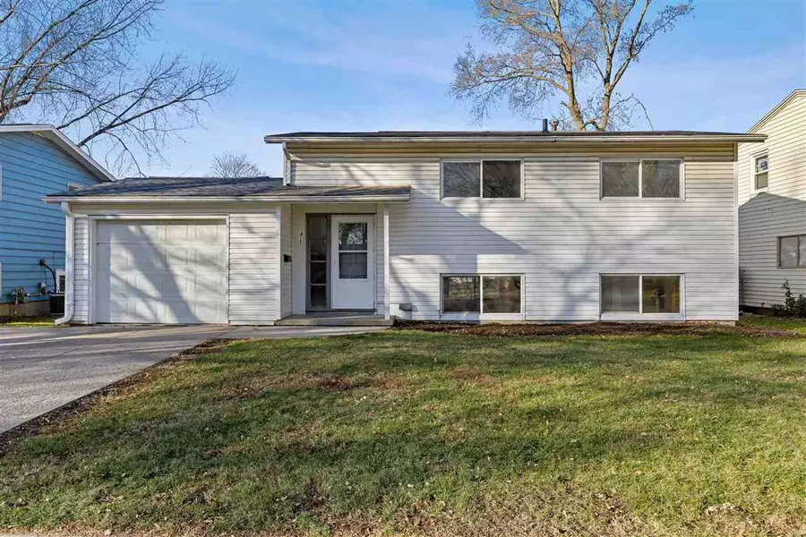 1417 Sycamore, Iowa City, IA 52240