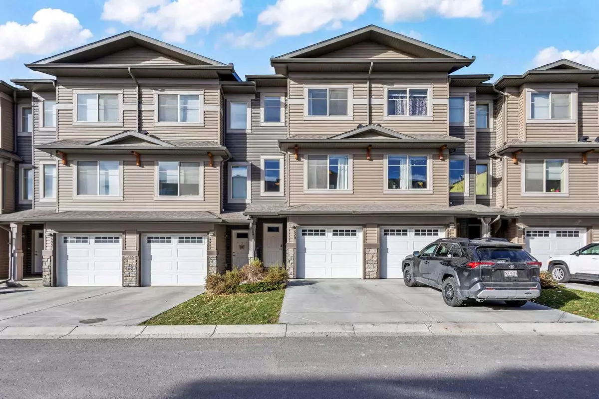 Calgary, AB T3R 0Z8,528 Sage Hill GRV NW