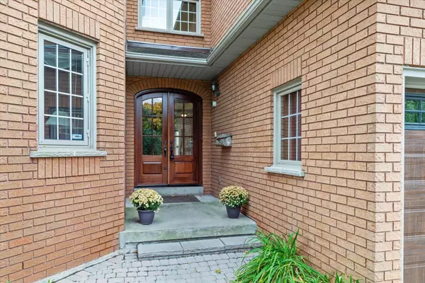 Oakville, ON L6H 5X7,391 March CRES