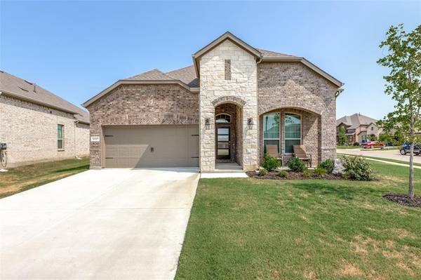 10527 Lone Star Way, Aubrey, TX 76227