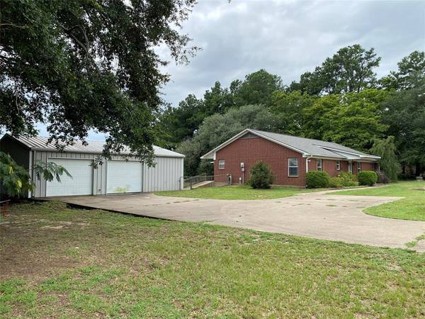 11465 County Road 4102, Lindale, TX 75771