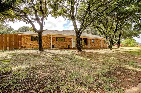 Crowley, TX 76036,413 Trail Lake Drive