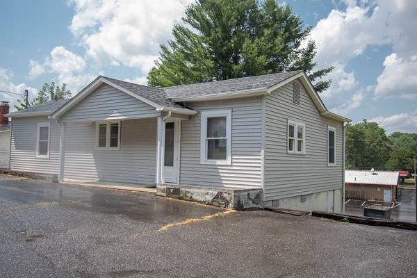 203 Howard, Floyd, VA 24091