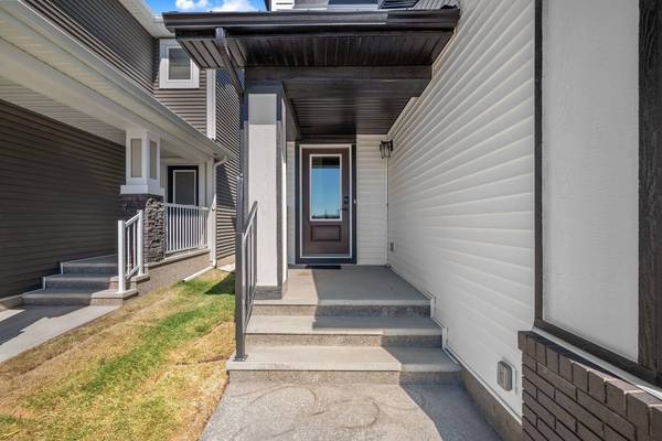 Airdrie, AB T4B 5J8,662 Creekmill CT Southwest