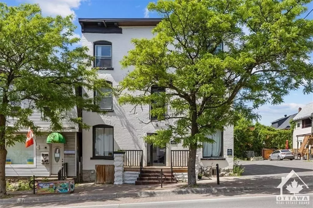 West Centre Town, ON K1R 6R6,883 SOMERSET ST #3