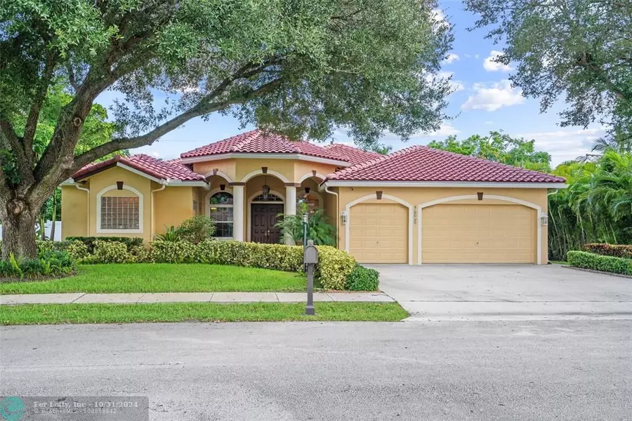 4320 SW 74th Ter, Davie, FL 33314