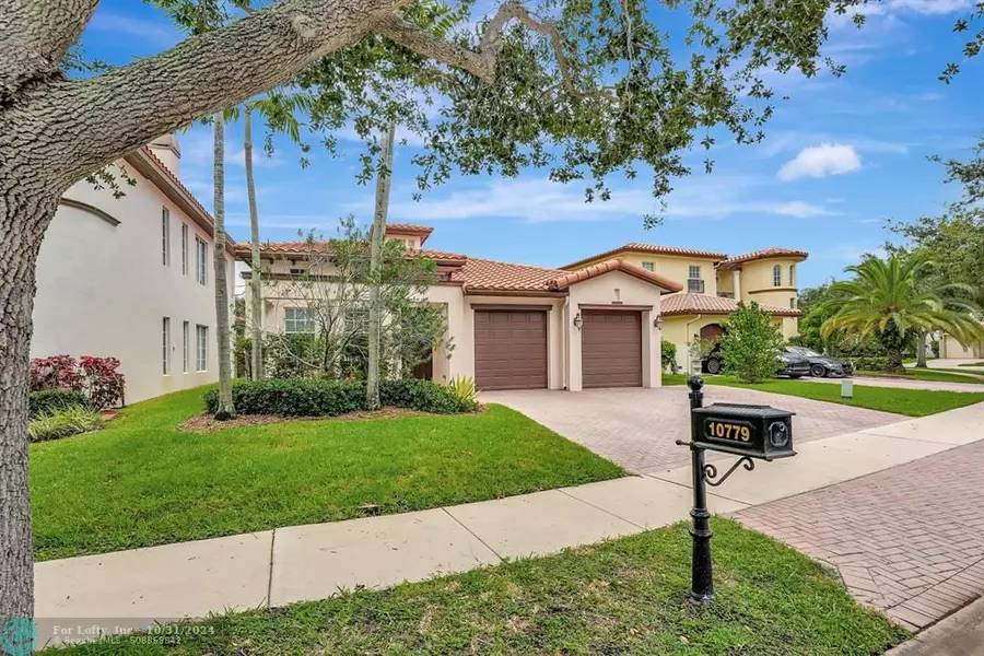 10779 NW 80th Cir, Parkland, FL 33076