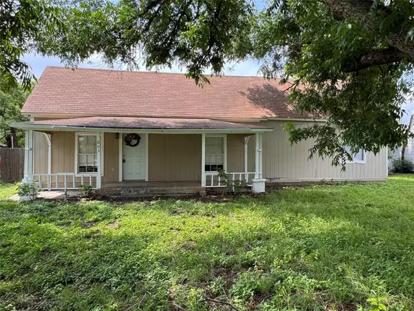 603 W Bloodworth Street, Olney, TX 76374