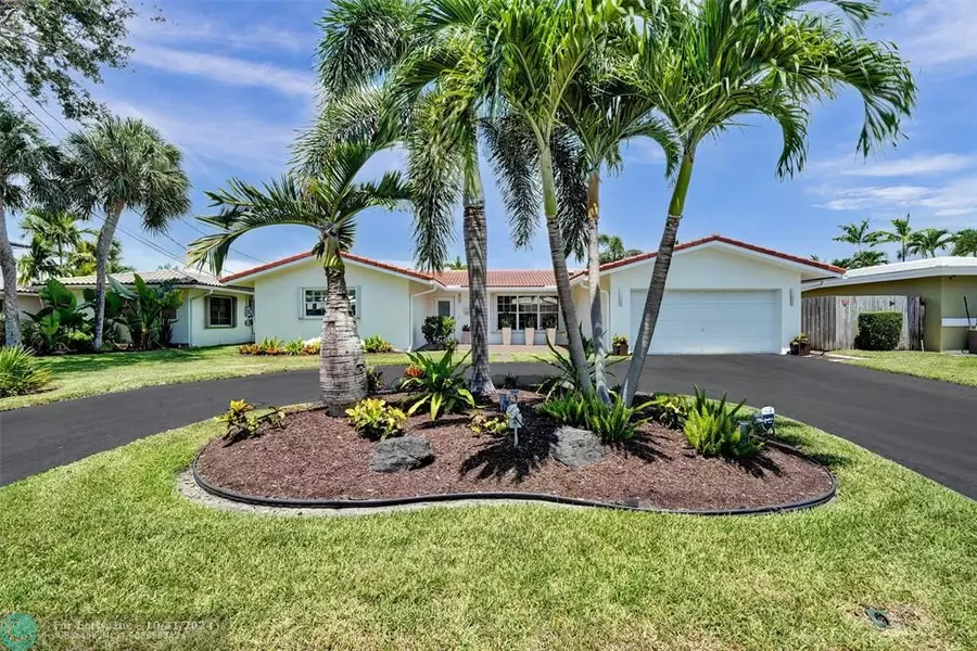 2207 NE 16th Ave, Wilton Manors, FL 33305