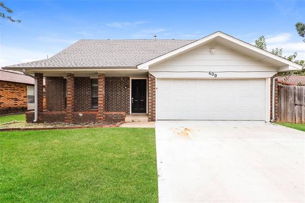 409 S Silver Leaf Drive, Moore, OK 73160