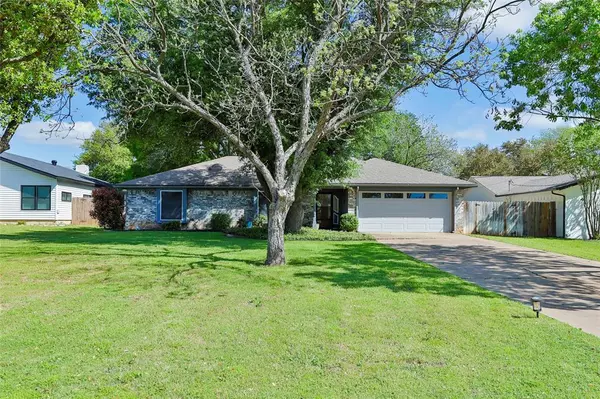 410 Granada Calle Court, Granbury, TX 76049