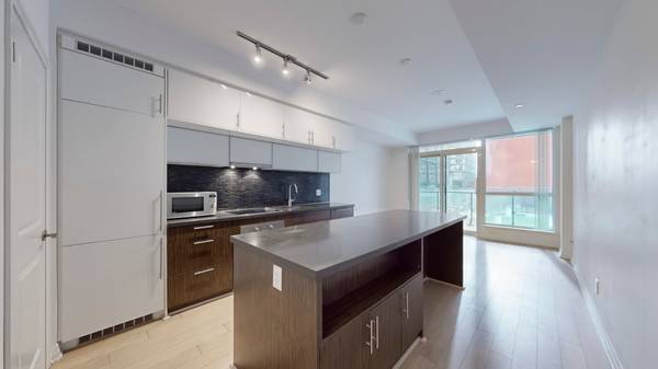 8 Mercer ST #709, Toronto C01, ON M5V 0C4