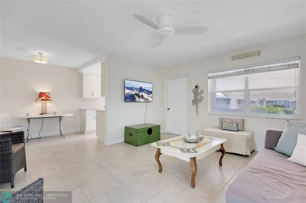 Lauderdale By The Sea, FL 33308,234 Hibiscus  #371