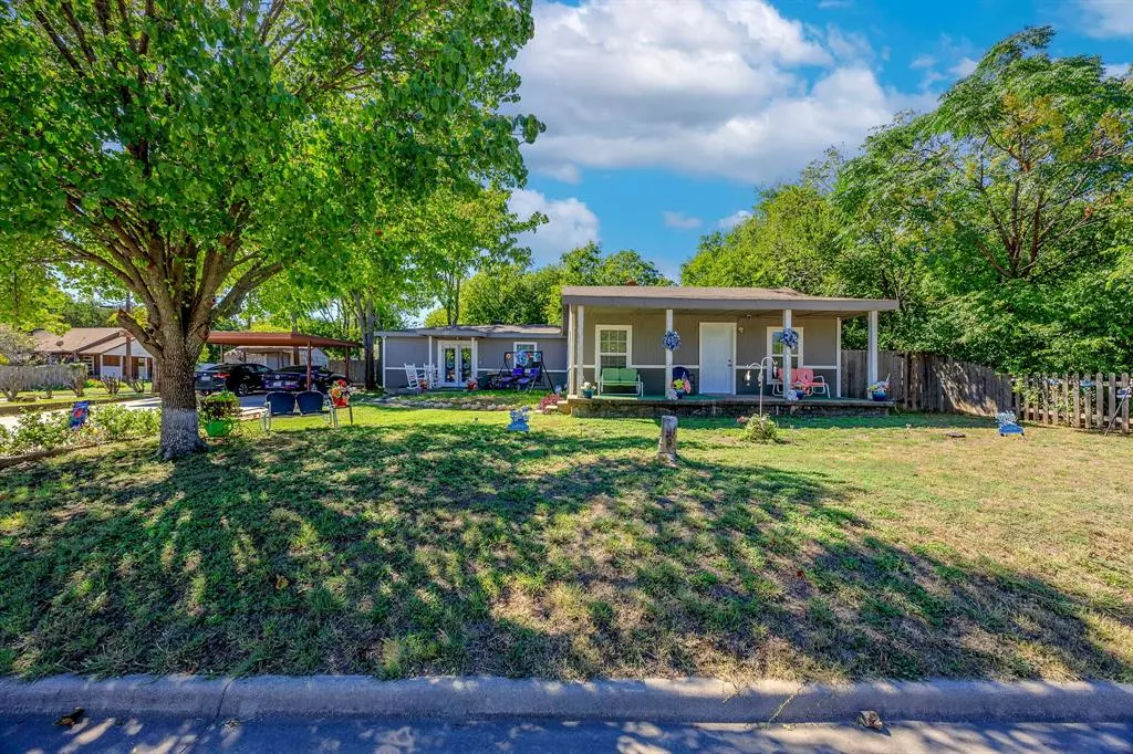 White Settlement, TX 76108,305 Saddle Road