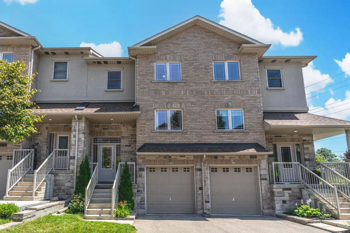 Simcoe, ON L4M 1L3,376 Blake ST #20