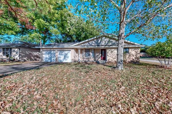 2500 Rolling Hills Drive, Greenville, TX 75402