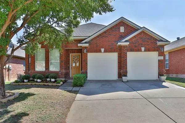 2316 Grand Rapids Drive, Fort Worth, TX 76177