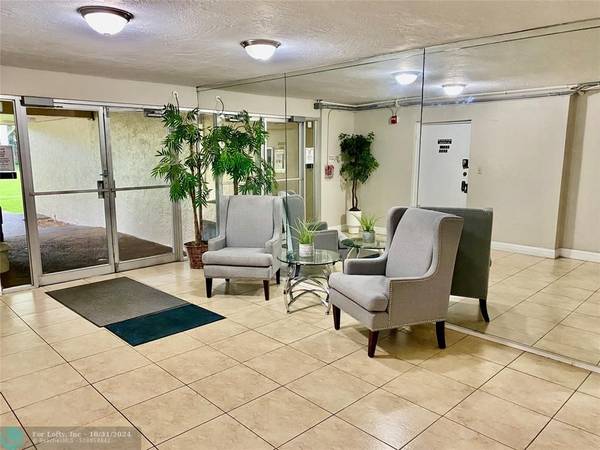 Plantation, FL 33313,7300 NW 17th St  #217