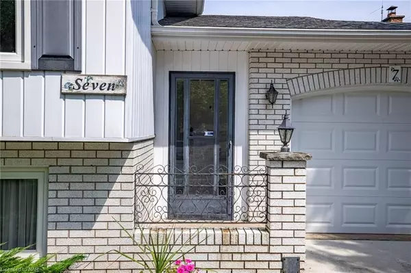 St. Catharines, ON L2N 5V1,7 CASTLEMERE CT