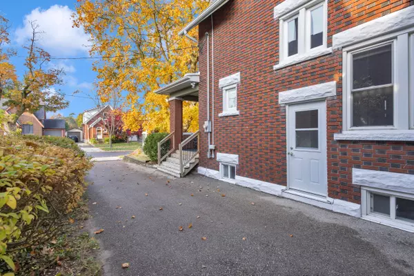 Kitchener, ON N2M 1J4,57 Patricia AVE