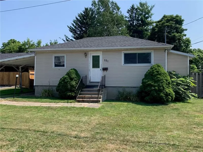 155 ELM ST, Gananoque, ON K7G 2T1