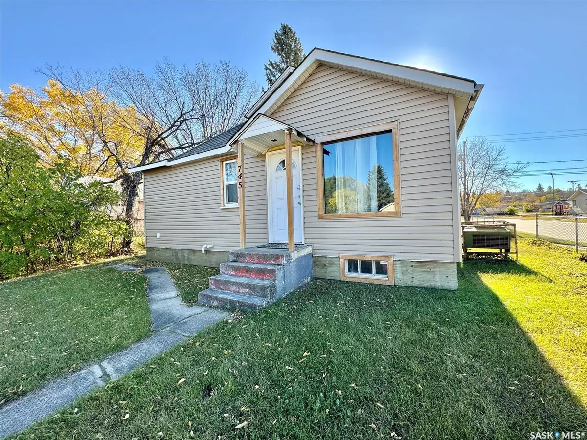 Prince Albert, SK S6V 3R7,745 15th STREET W