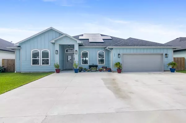 130 Shoalwater Way, Rockport, TX 78382