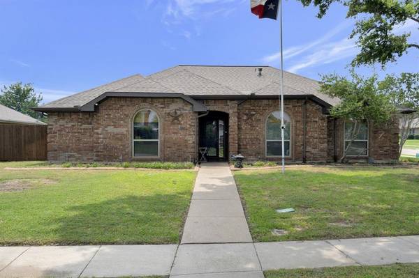 1330 Blue Jay Drive, Lewisville, TX 75077