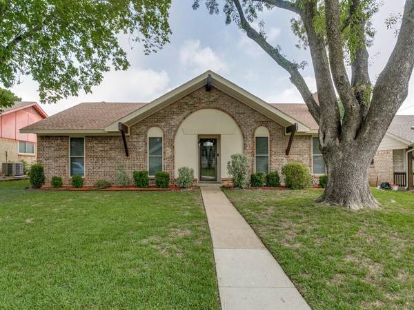 1607 Glenhill Lane, Lewisville, TX 75077