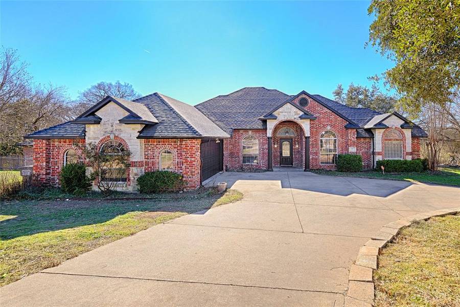 102 Summit Circle, Red Oak, TX 75154