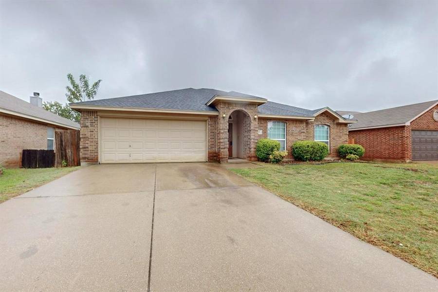 937 La Sierra Drive, Crowley, TX 76036