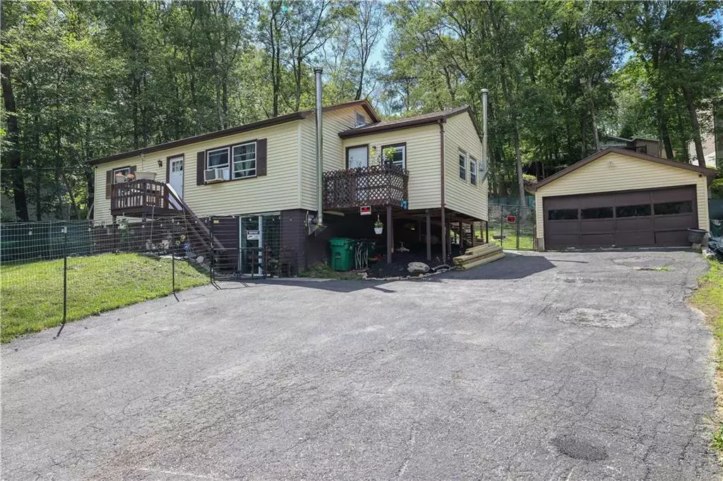 Pike County, PA 18324,2112 Fawn Lane