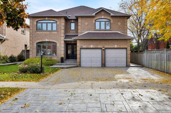 98 River Glen BLVD, Oakville, ON L6H 5Z6