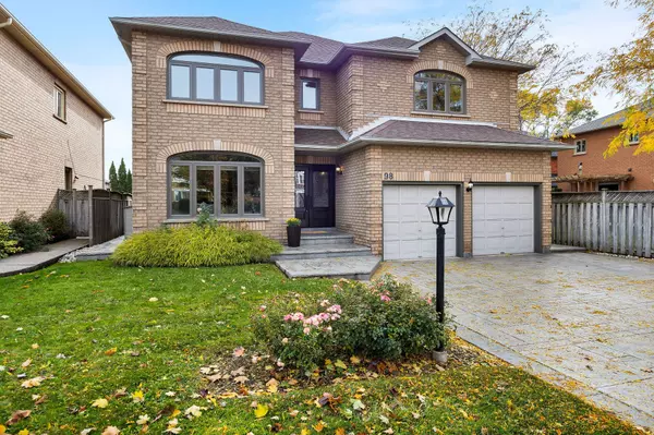 Oakville, ON L6H 5Z6,98 River Glen BLVD