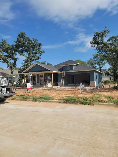 400 Peace Lily Way, Tolar, TX 76476