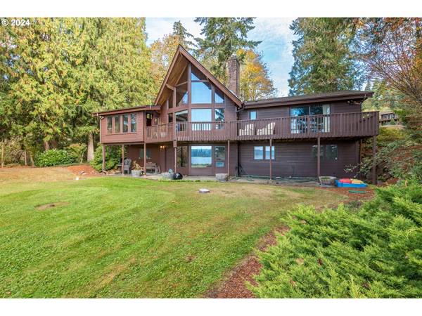 127 LAKEVIEW DR, Silver Lake, WA 98645