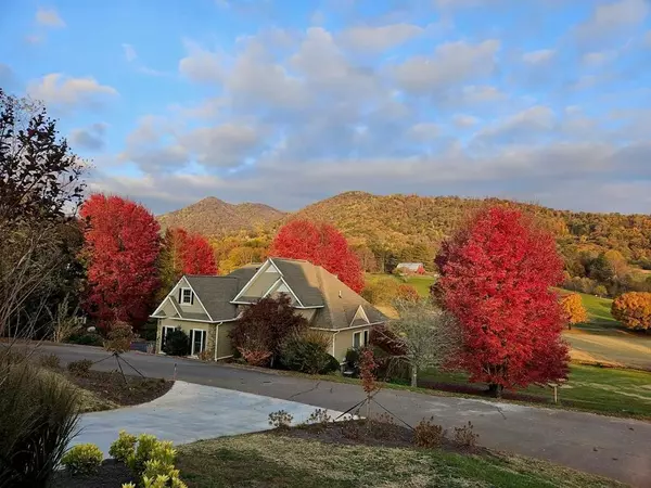 Hayesville, NC 28904,115 Country Club View